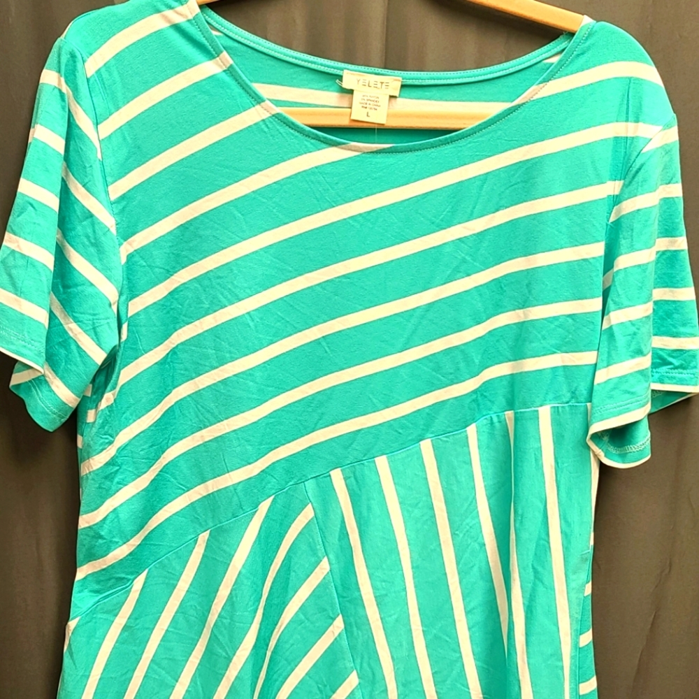 Slimming Mint Top!!